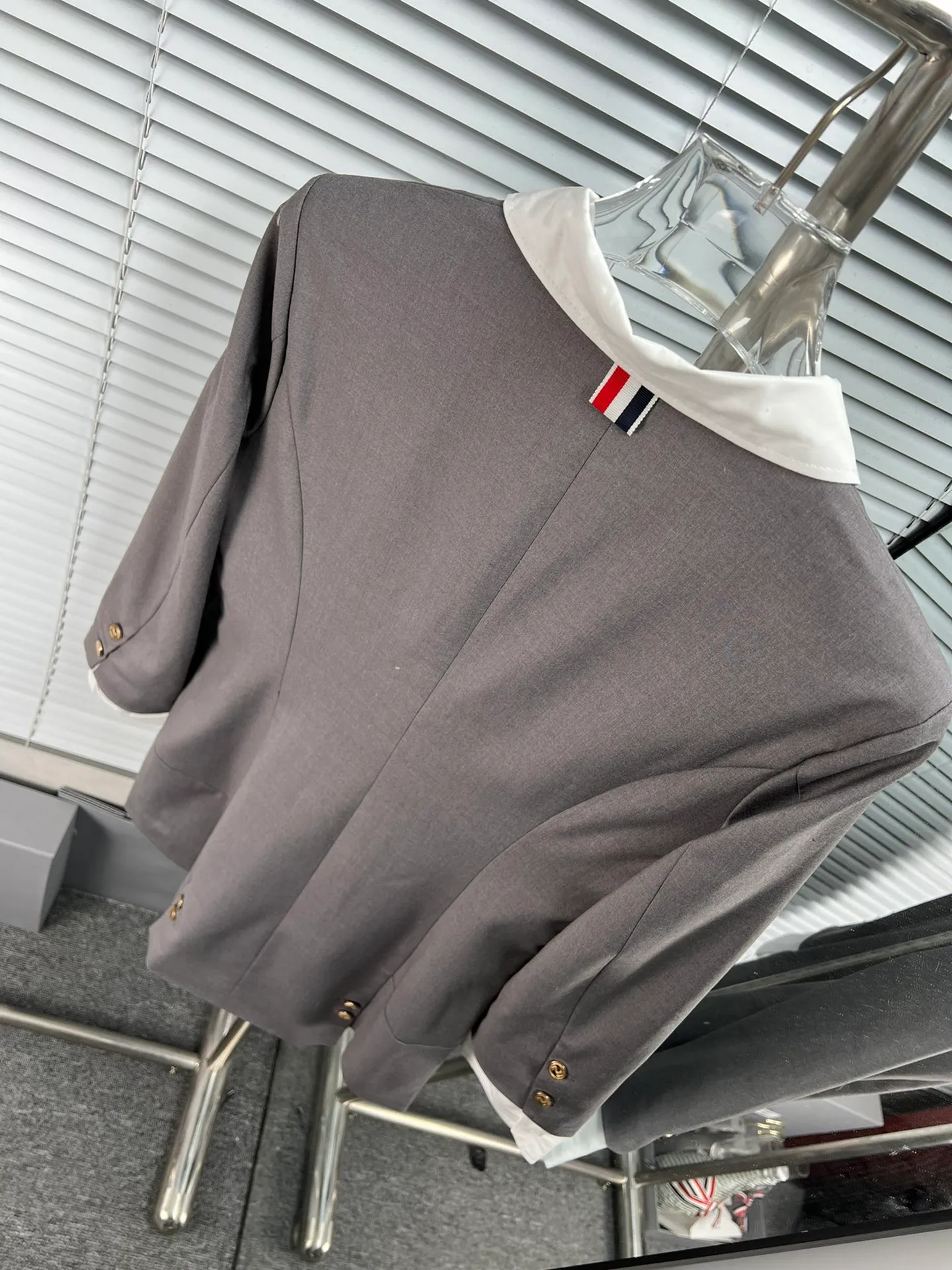 THOM BROWNE A ~ ， ， Versatile ， ， ， ， ， ，Versatile ， !! ， ， ， ， ~~ ， “ ” :Navy Blue Gray Sizes:1 2 3 S M L